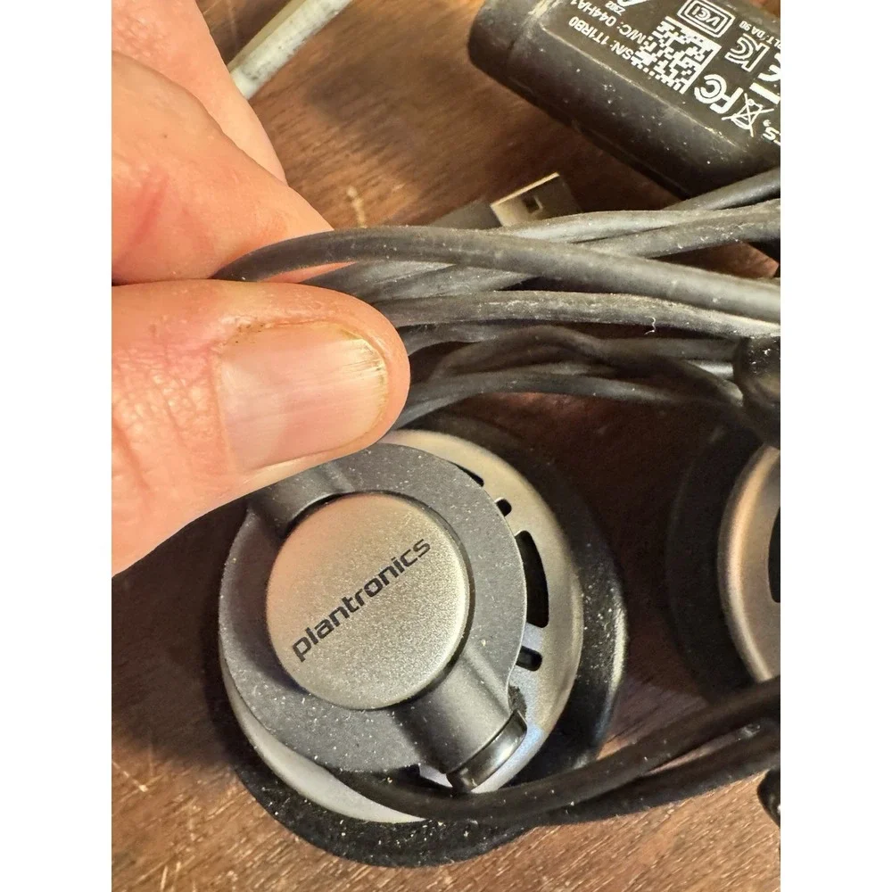 Platonic Headset With Microphone And Control Buttons Hw725 Model No